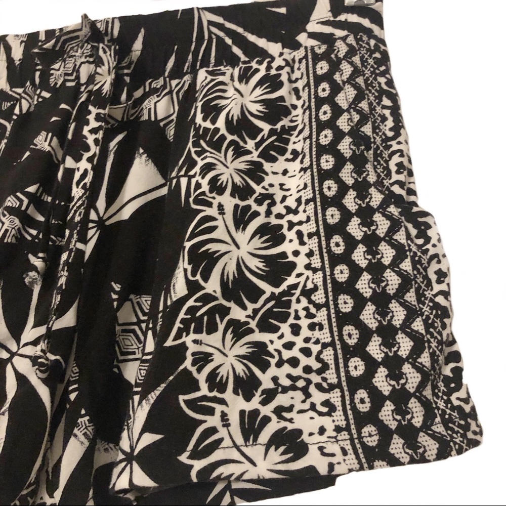 Full Tilt Boho Leaf Print Floaty HighWaist Shorts - Picture 2 of 6